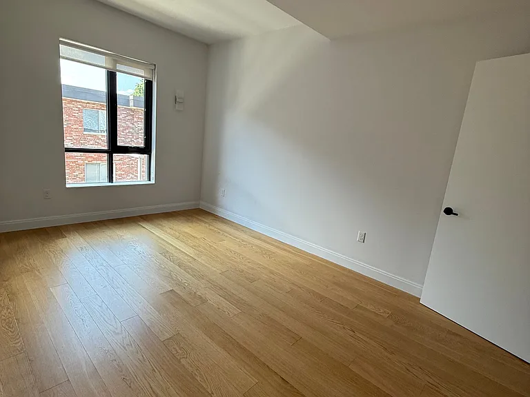83-84 Gardner St #306L — Photo 10