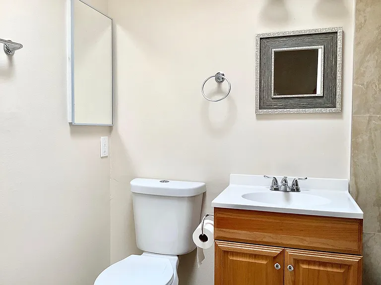 428 S Monterey St — Photo 12
