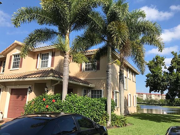 3rd image of 3375 Lakeside Dr #26