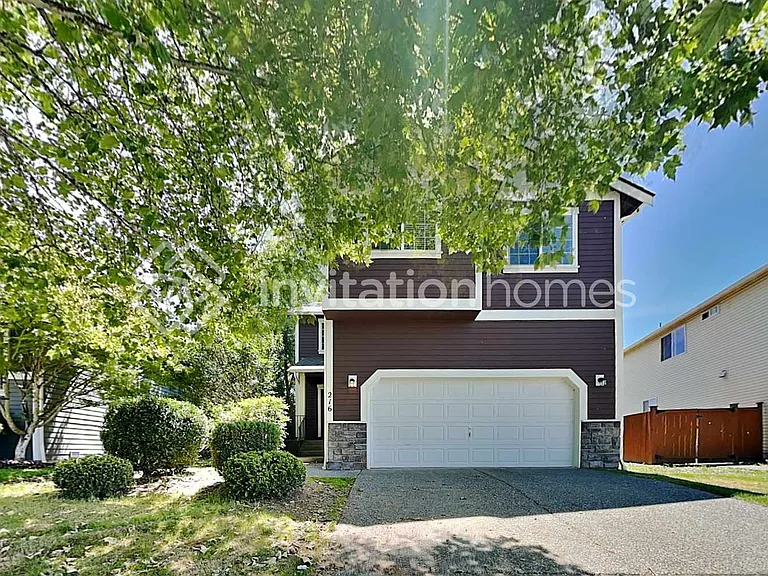 216 Michell Ln NE — Photo 1