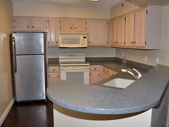 3rd image of 1200 Braddock Pl APT 212