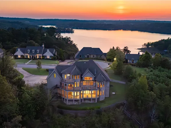 10251 Lake Side Dr, Tuscaloosa, AL 35406