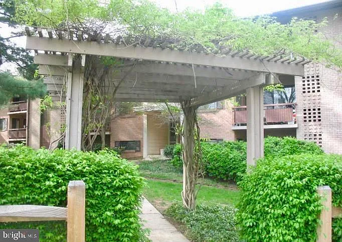 2850 Dover Ln #203 — Photo 20