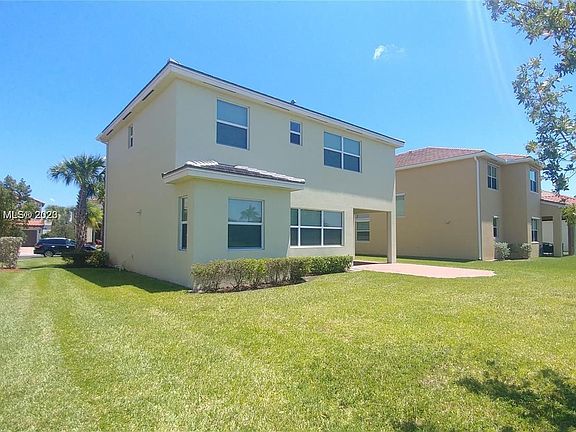 3rd image of 2881 Bellarosa Cir