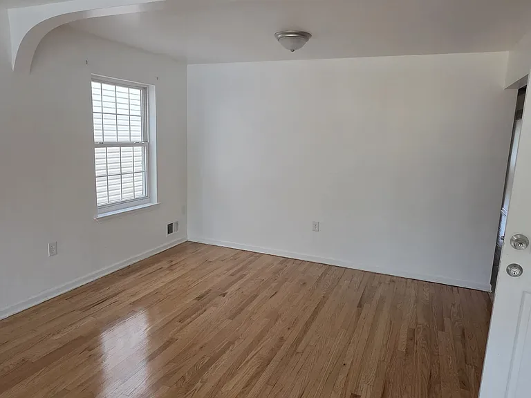 1079 Magnolia Ave — Photo 1