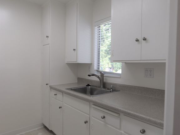 3rd image of 734 Live Oak Ave APT 1