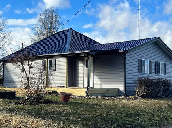 712 W Curry St, Mitchell, IN 47446