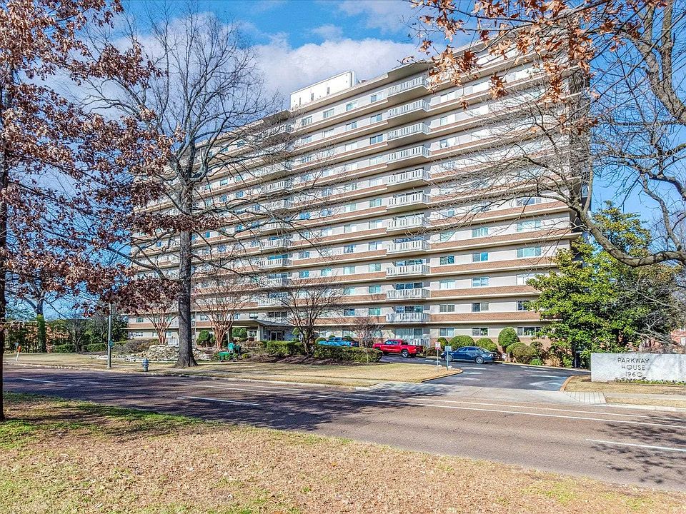 1st image of 1960 N Pkwy APT 701