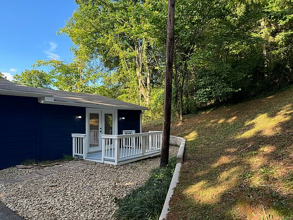 5th image of 1018 E Red Bud Rd