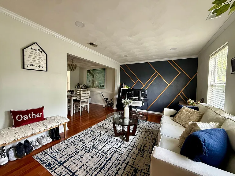 941 Avenue G — Photo 3