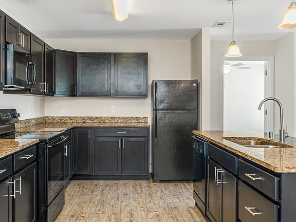 5th image of 5165 Jefferson Blvd Unit 201
