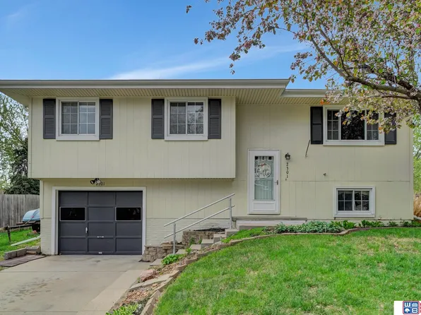 2301 W Garfield St, Lincoln, NE 68522