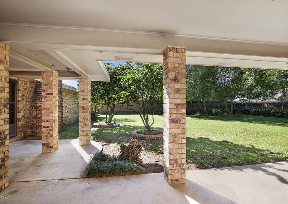 1st image of 102 Warwicke Dr