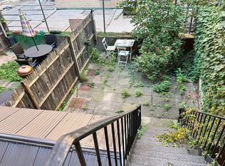 135 E 17th St #2Q, New York, NY 10003