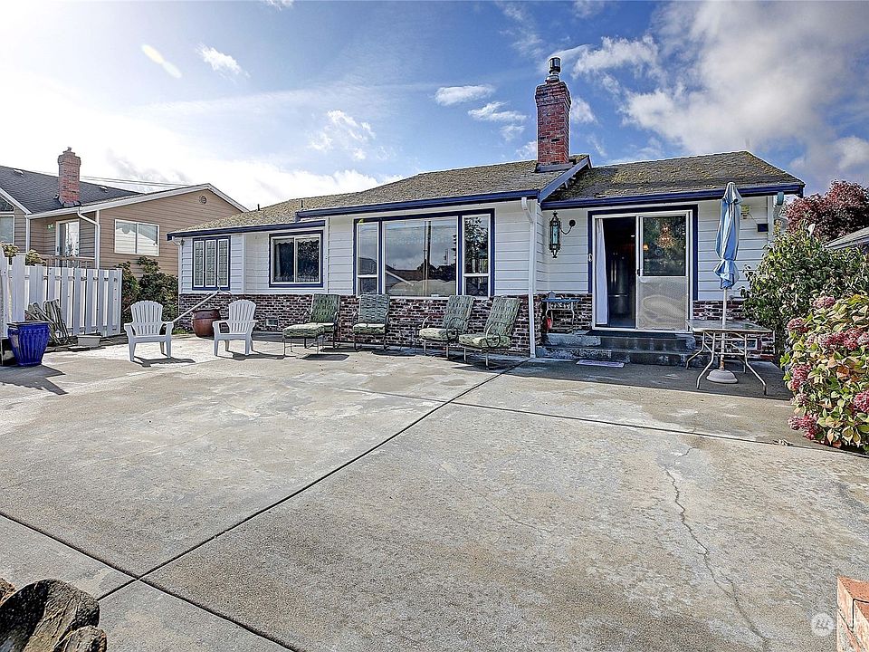 1st image of 1492 SE Camano Drive