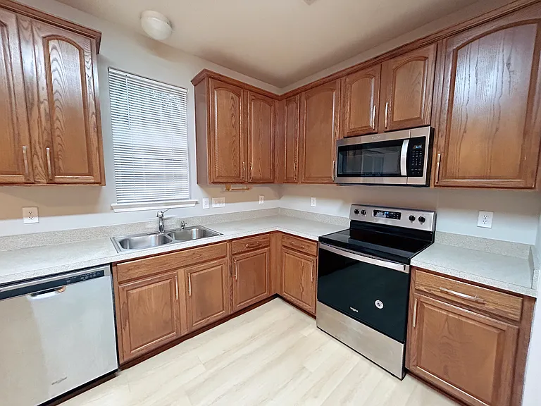 6523 Manitoba Ln — Photo 7