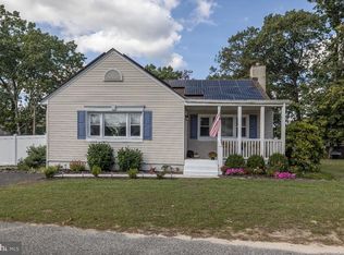 58 Essex Ave, Sicklerville, NJ 08081