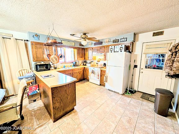 4th image of 32766 Henley Lake Dr
