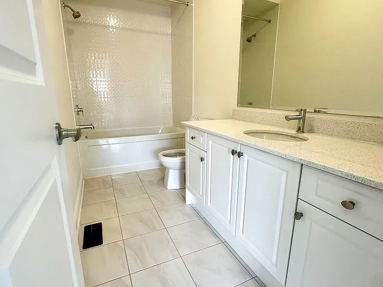 162 Rowe St — Photo 7