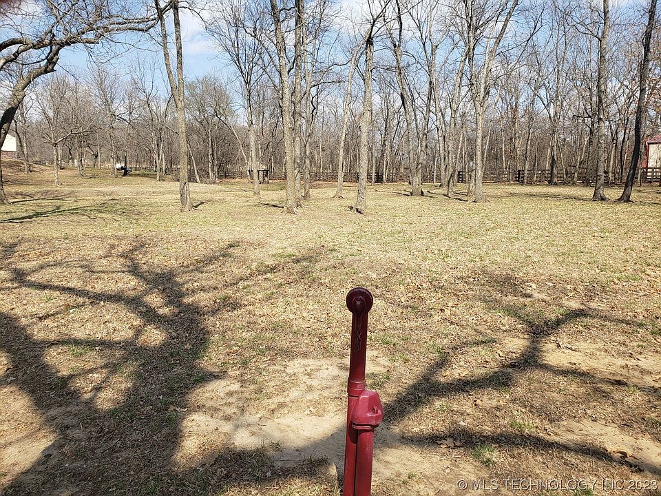 2nd image of 5 Munson Ct