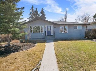 803 NE 94th Ave SW, Calgary, AB T2V0X8