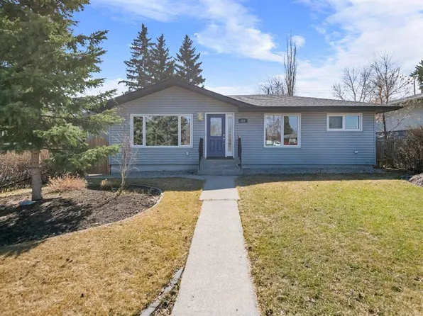 803 NE 94th Ave SW, Calgary, AB T2V 0X8