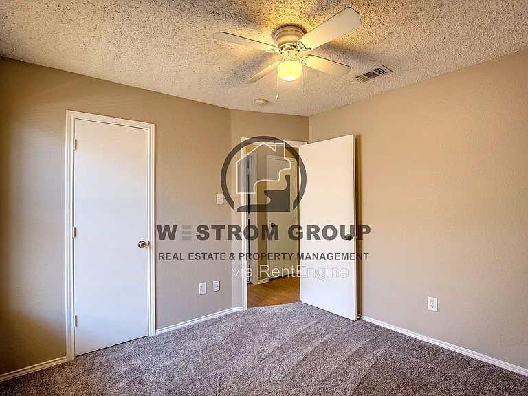 2363 Laurelhill Ln — Photo 30