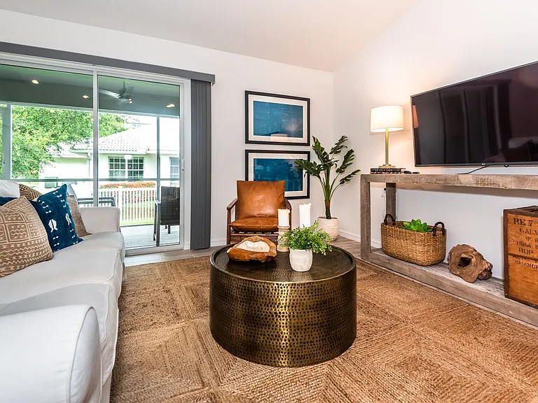 215 Lewis Cir #111 — Photo 36