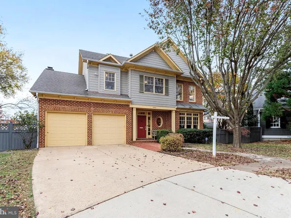 4205 21st St N, Arlington, VA 22207