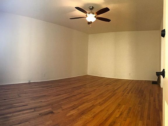 3rd image of 4116 Warner Blvd