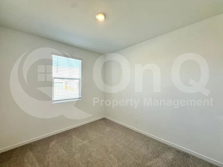 33110 N Noir Dr — Photo 13