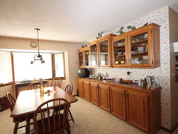 2nd image of 34 Dalton Dr