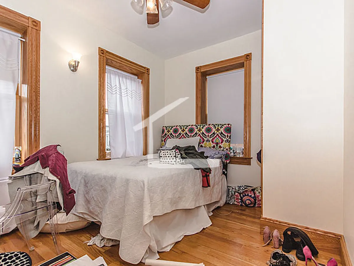 Building Photo - 60 Phillips St #3C