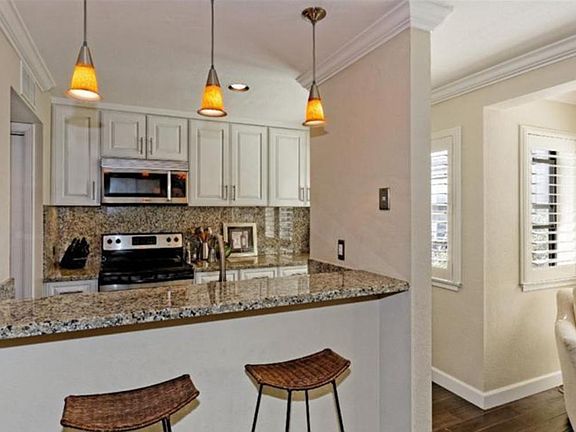 4th image of 2040 Laguna St APT 201