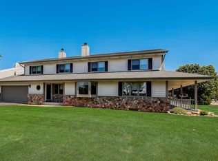 560 Foxtail Dr #554, Pewaukee, WI 53072