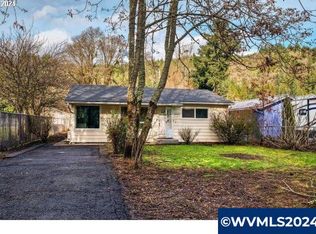 47923 Commercial St, Oakridge, OR