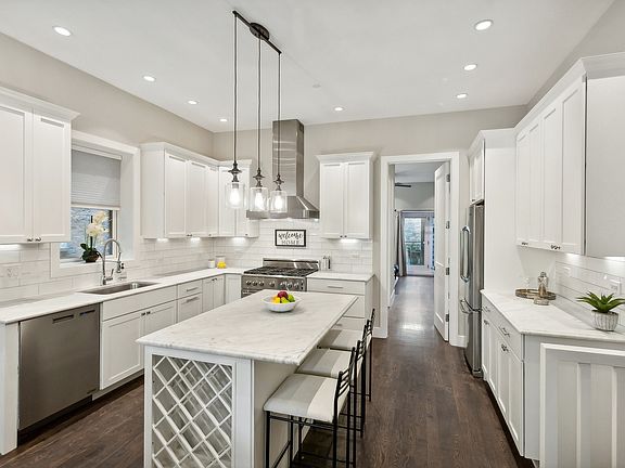 5th image of 1136 W Wrightwood Ave #1