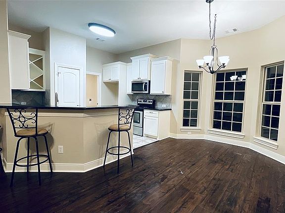 4th image of 10367 Royal Cullum Dr