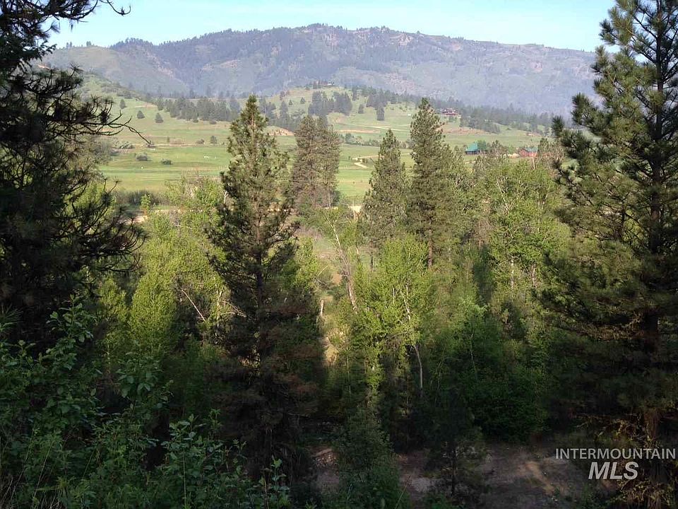 1st image of 20 Valley Vista Dr