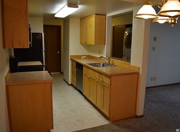 2nd image of 1522 NE 175th St Unit 201