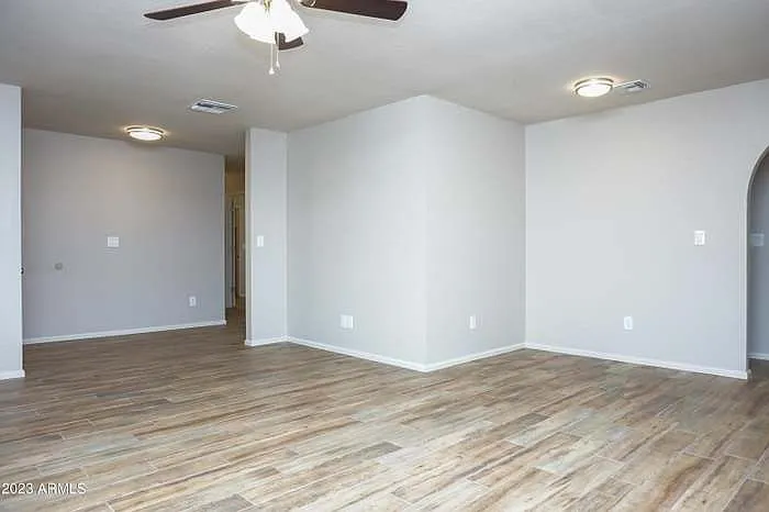 530 Hegge Dr — Photo 18
