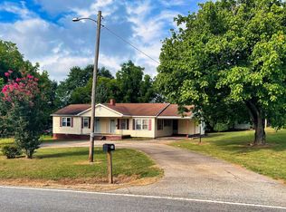 2044 Sandy Ford Rd, Chesnee, SC 29323