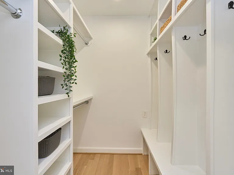 6615 Anthony Crest Sq — Photo 22