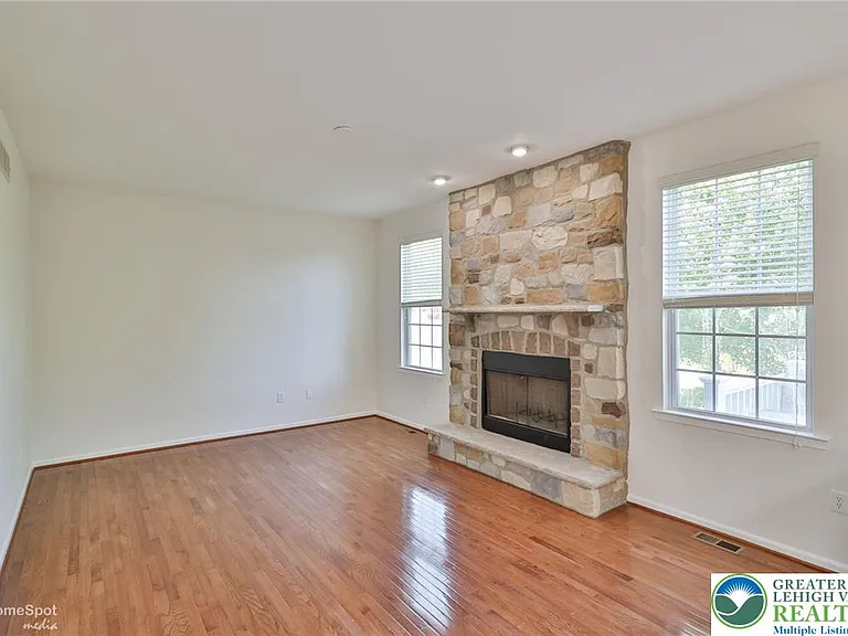 2784 Clark Pl — Photo 18