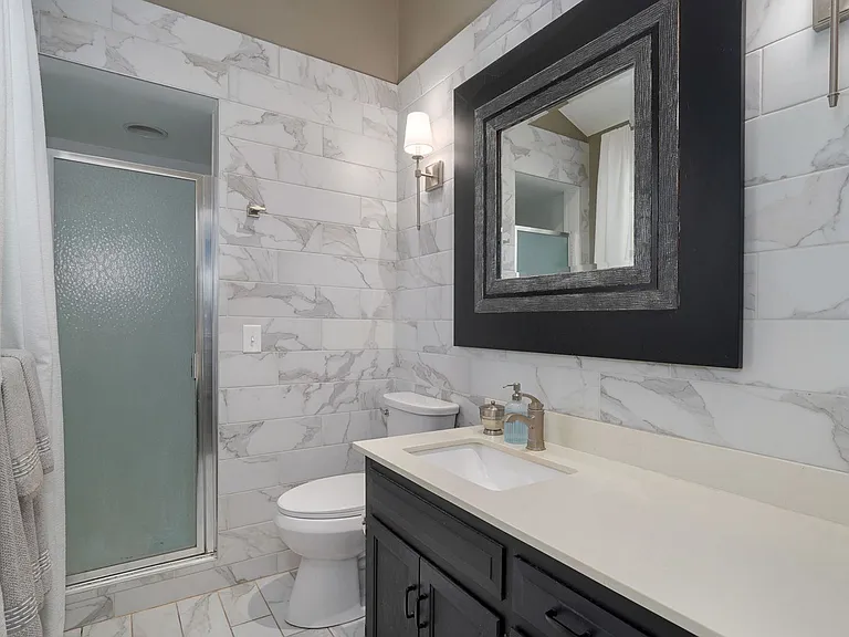 2351 S Rogers Ave — Photo 18
