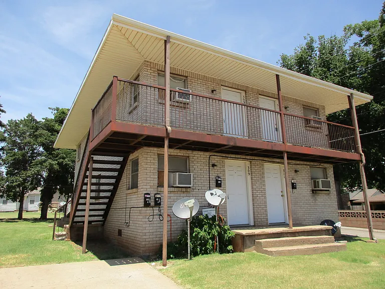 309 E Oklahoma Ave — Photo 1