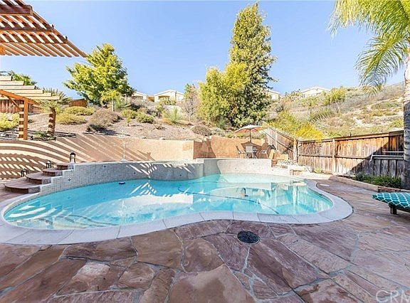 3rd image of 40889 Arron Ct