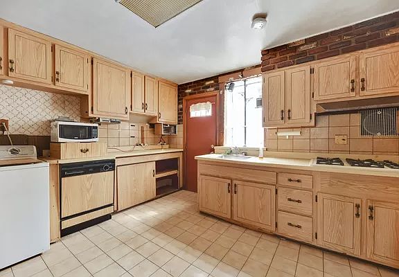 2nd image of 33-15 204th St