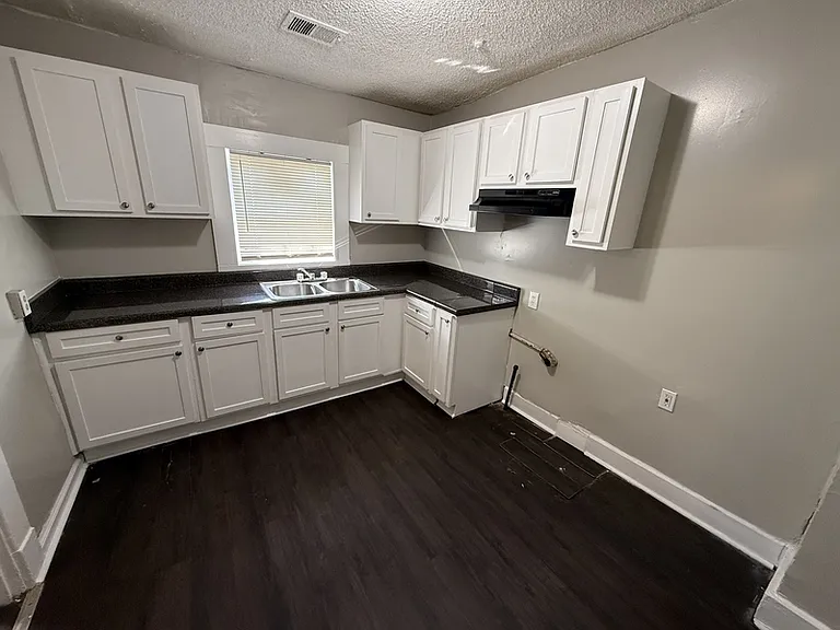 728 N Holmes St — Photo 20