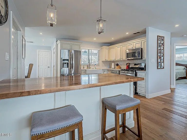 2318 N 37th Way — Photo 7
